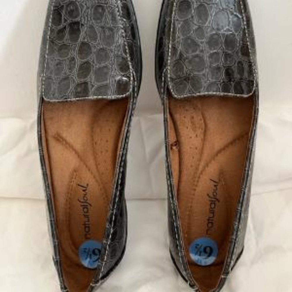 Grey faux animal print leather flats 6.5M